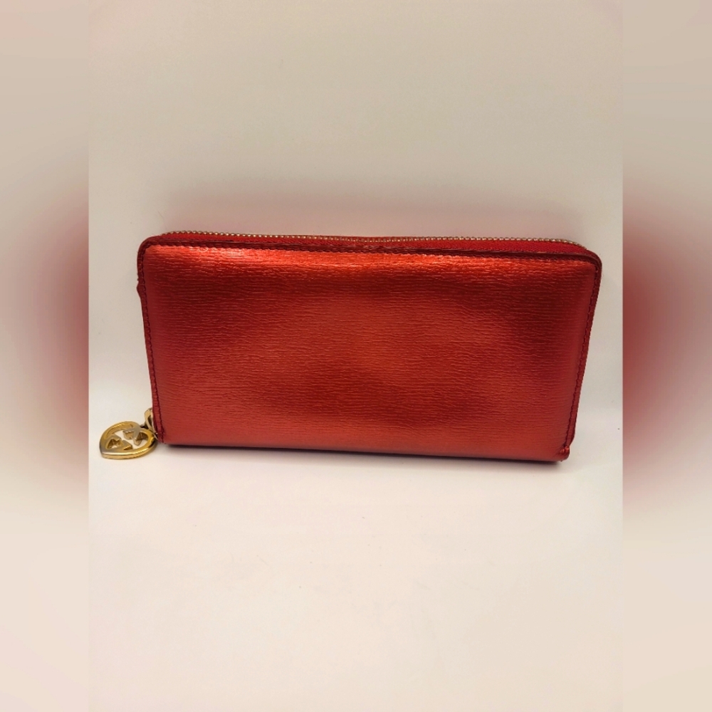 GUCCI Red Enamel Leather Long Heart Zipper Wallet - Picture 3 of 7
